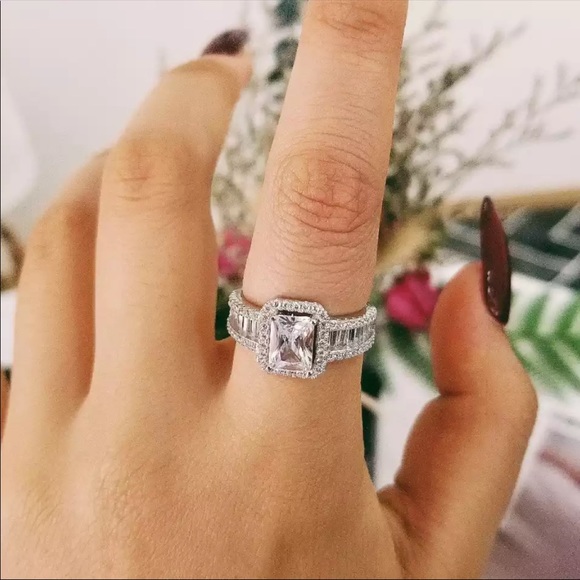 New Women’s 925 Silver Beautiful Diamond Engagement Ring - Picture 2 of 2